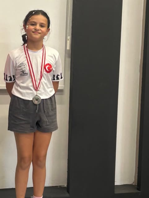 Ferit Erdem 8 Yaş Altı Kategorisi Şampiyonu